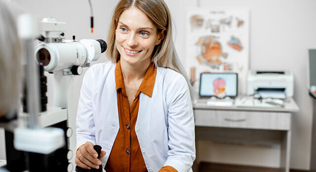 cataracts optometrist.jpg